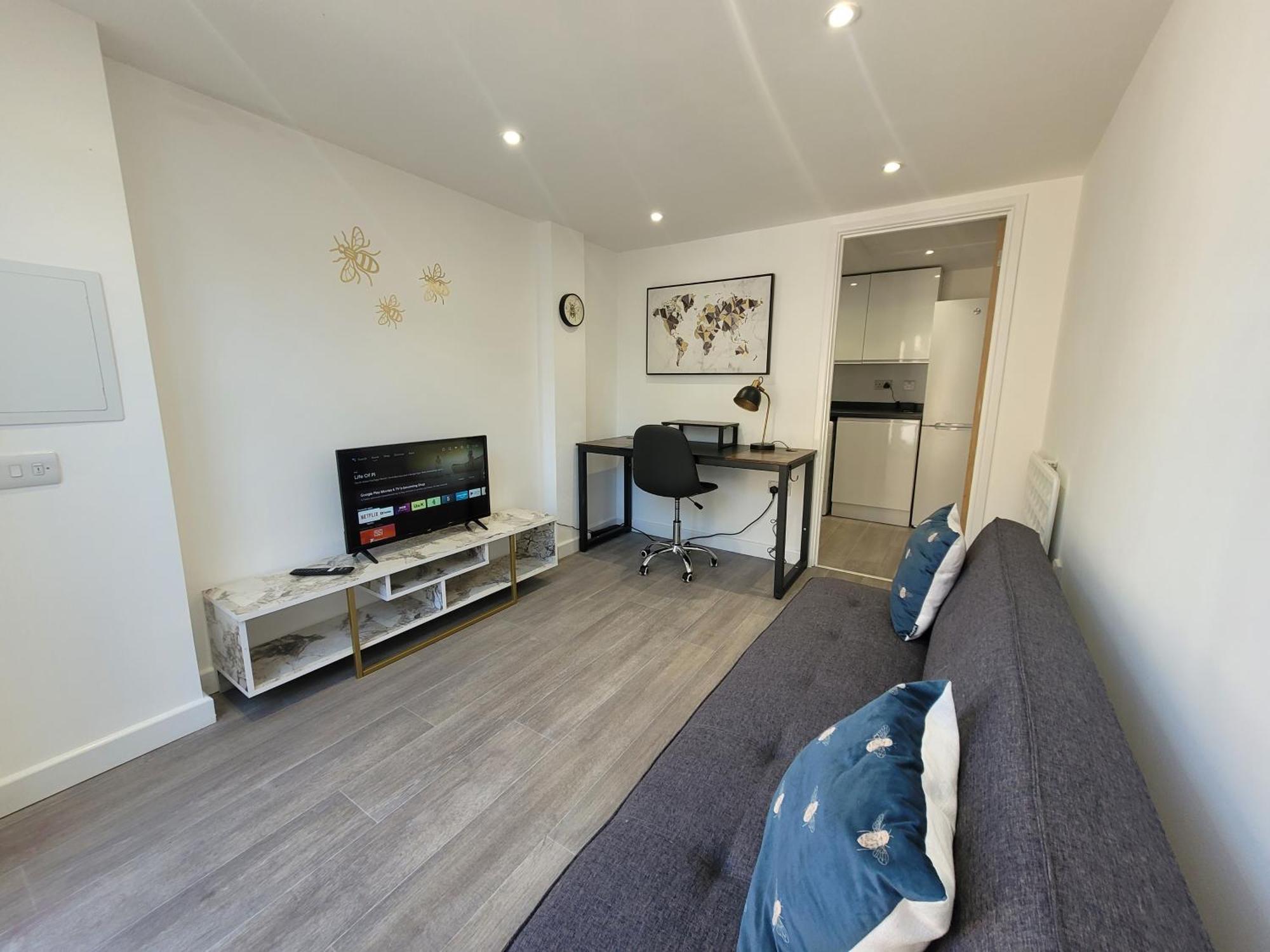 Bumblebee Bungalow - With Separate Office And Gaming Space By Catchpole Stays Colchester Zewnętrze zdjęcie