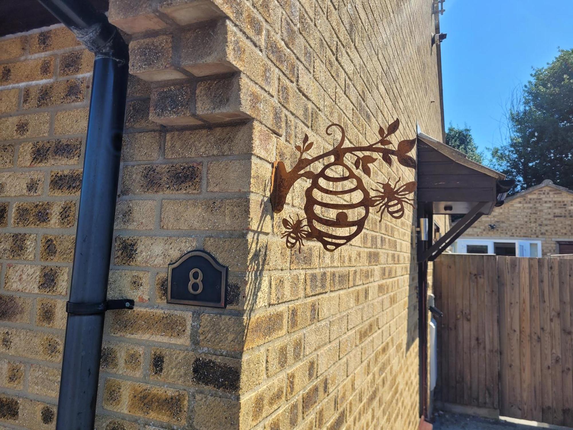 Bumblebee Bungalow - With Separate Office And Gaming Space By Catchpole Stays Colchester Zewnętrze zdjęcie